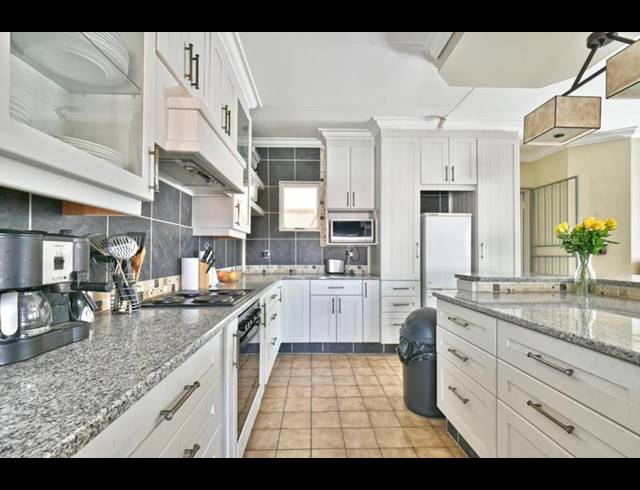 3 BEDROOM TOWNHOUSE FOR SALE IN SUNDOWNER